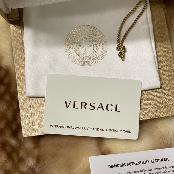 Versace - Picture 14 of 14